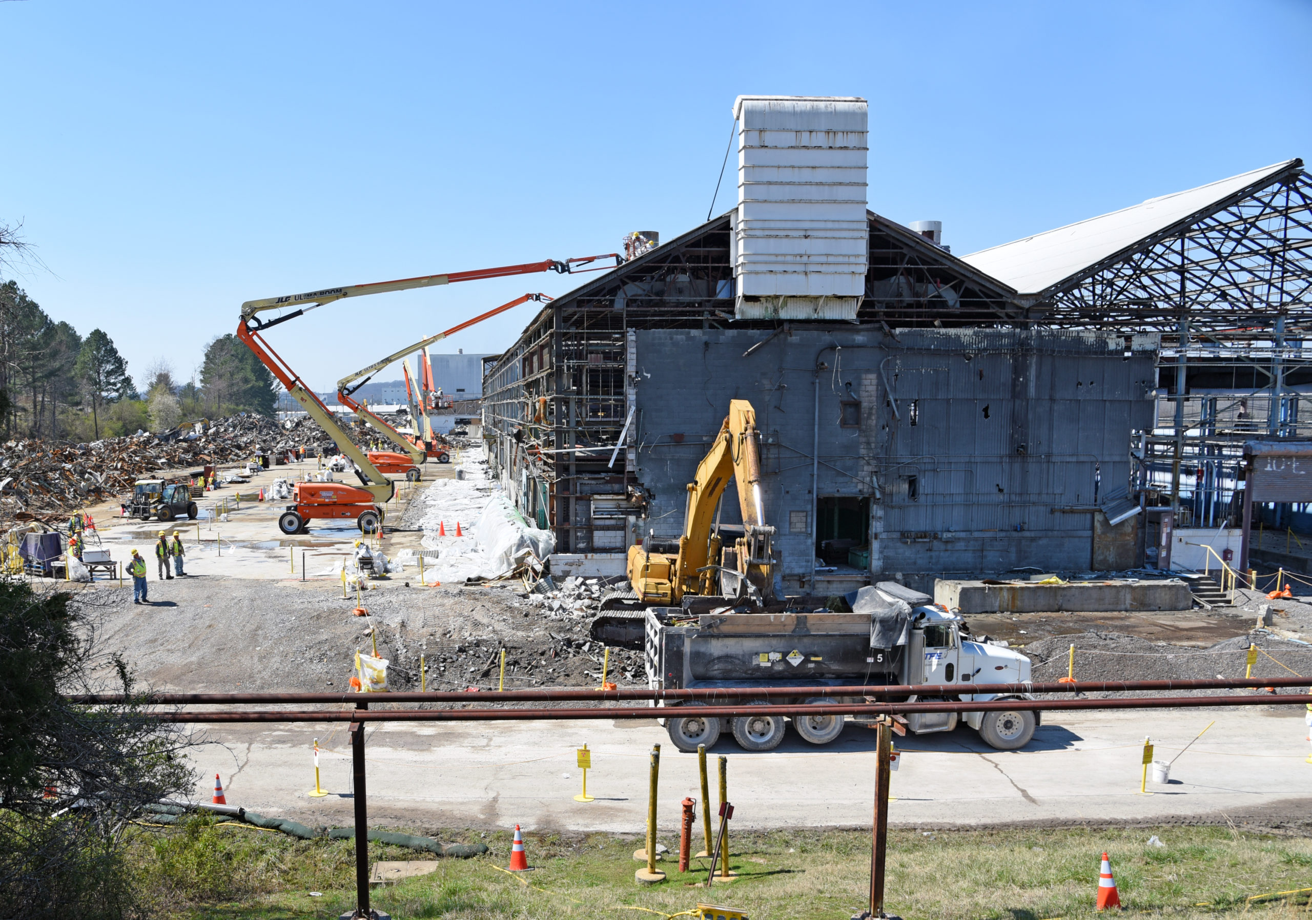 Photo: Demolition work at K-1037