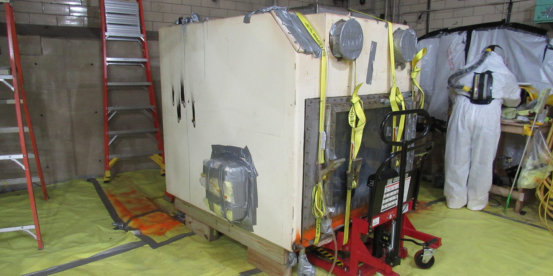 3038 hot cell removal project