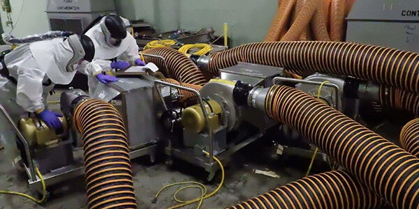 R0016361 UCOR workers at Beta-1