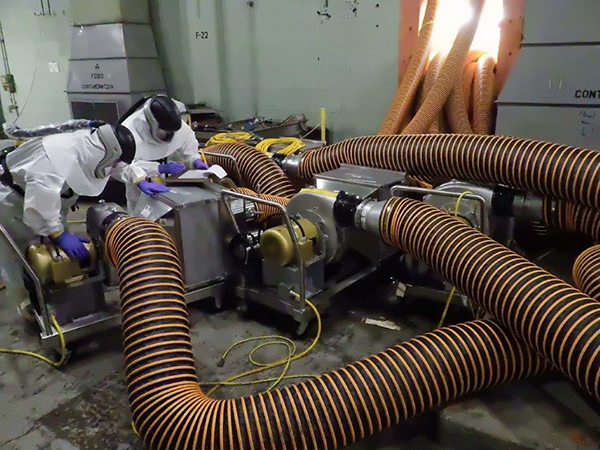 UCOR workers at Beta-1