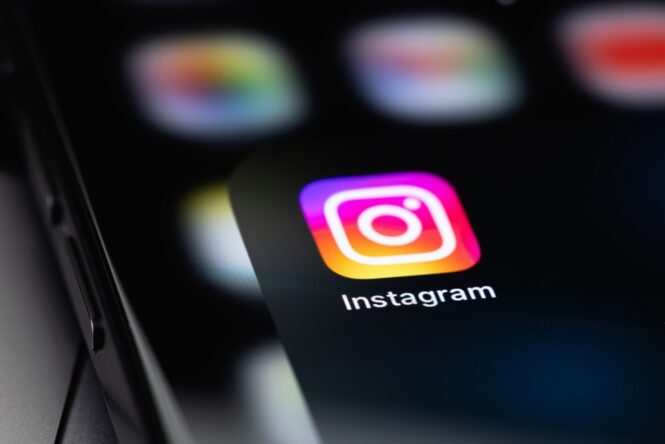 Instagram,Icon,Mobile,App,On,A,Screen,Smartphone,Iphone,Closeup